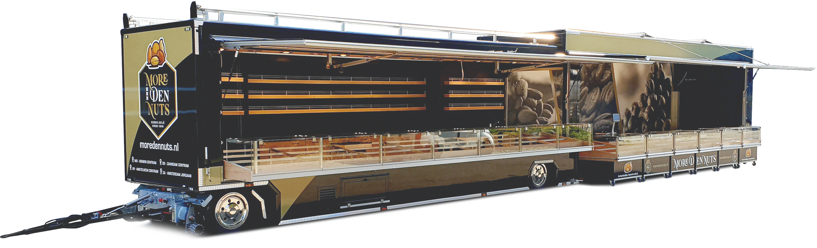 Zijaanzicht van een aanhangwagen voor noten met geopende luifel